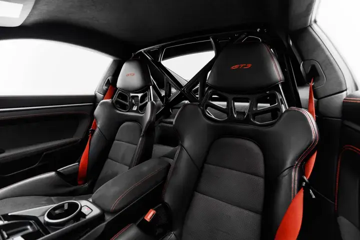 https://driveme-uae-kings.s3.me-central-1.amazonaws.com/media/images/cars/kings-uae-car-d89143ab-5946-4951-a4b8-6a4ddac347e5_preview.webp