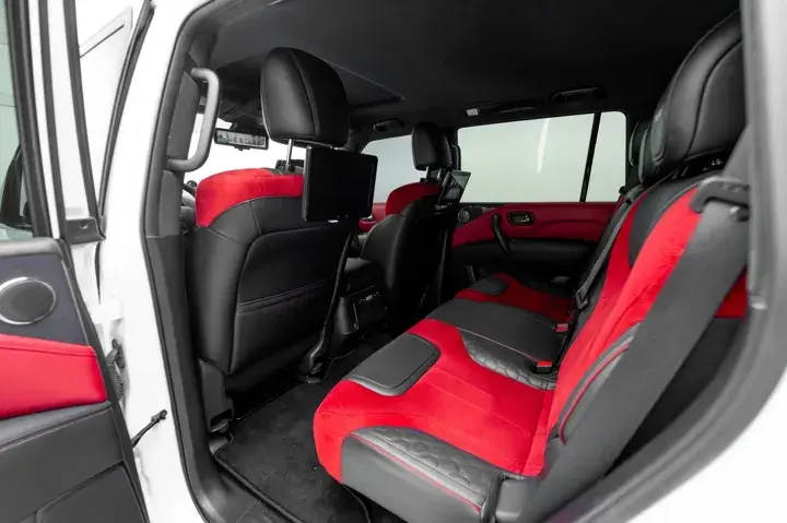 https://driveme-uae-kings.s3.me-central-1.amazonaws.com/media/images/cars/kings-uae-car-d8e9d5f7-216d-4d1f-b205-1f9d82faa915_preview.webp
