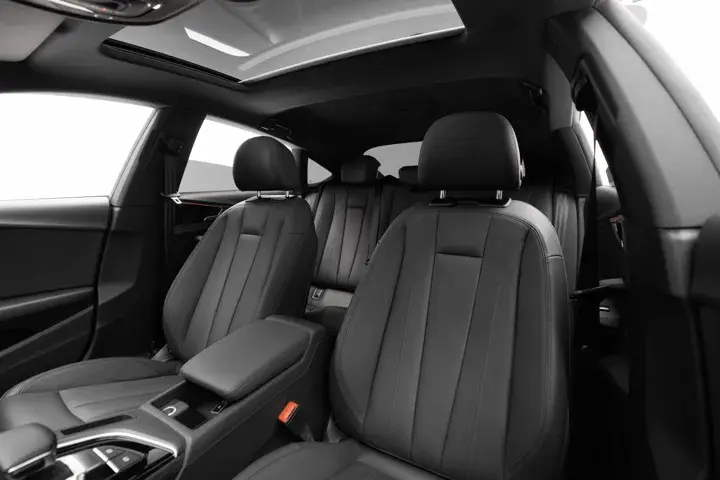 https://driveme-uae-kings.s3.me-central-1.amazonaws.com/media/images/cars/kings-uae-car-dd7463a8-6880-40f4-8ff9-31156641dcea_preview.webp