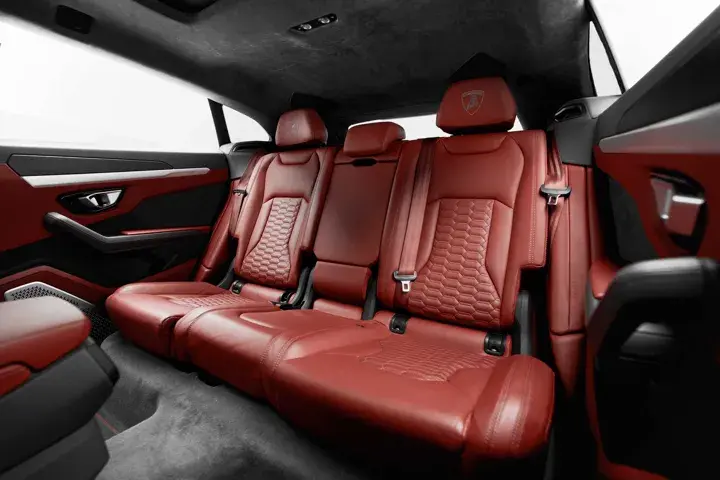 https://driveme-uae-kings.s3.me-central-1.amazonaws.com/media/images/cars/kings-uae-car-de90a0f2-b2a2-4901-a7ea-0f697879452e_preview.webp