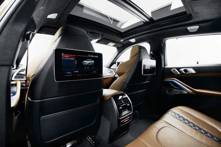 https://driveme-uae-kings.s3.me-central-1.amazonaws.com/media/images/cars/kings-uae-car-e1a23061-b629-445a-9009-17c525d69d8d_preview.webp