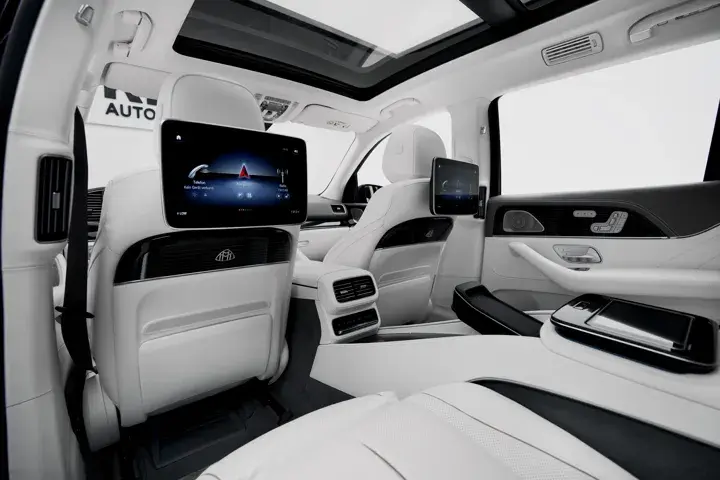 https://driveme-uae-kings.s3.me-central-1.amazonaws.com/media/images/cars/kings-uae-car-e669c188-5fae-420b-999e-75c491be05ea_preview.webp