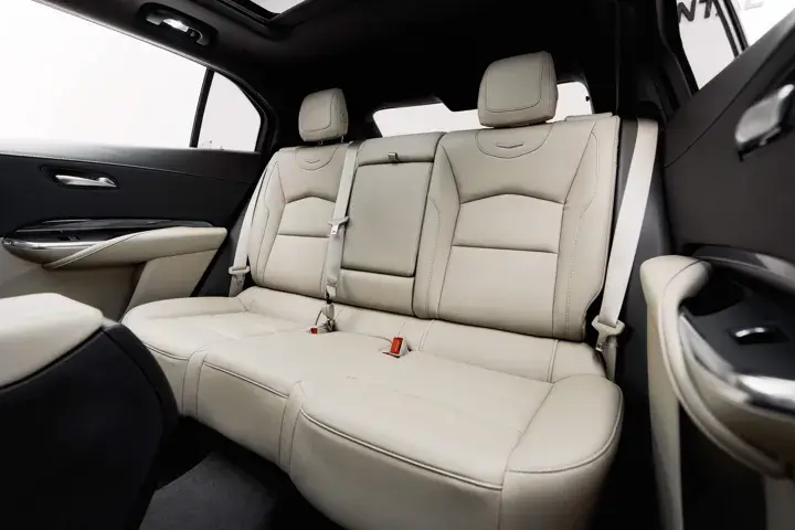 https://driveme-uae-kings.s3.me-central-1.amazonaws.com/media/images/cars/kings-uae-car-eab5a08d-826c-434e-bd9a-52e9a19a7baa_preview.webp