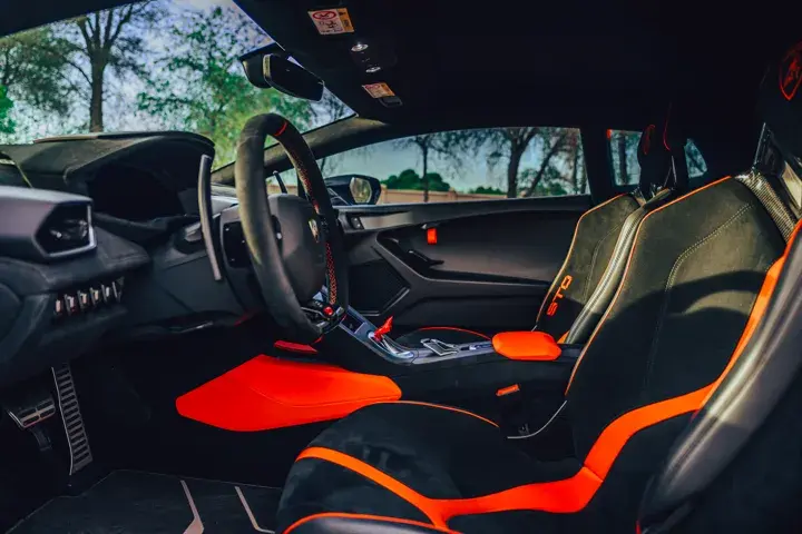 https://driveme-uae-kings.s3.me-central-1.amazonaws.com/media/images/cars/kings-uae-car-eb3b05fc-24d8-4914-a6eb-1c35b7f0c8e1_preview.webp