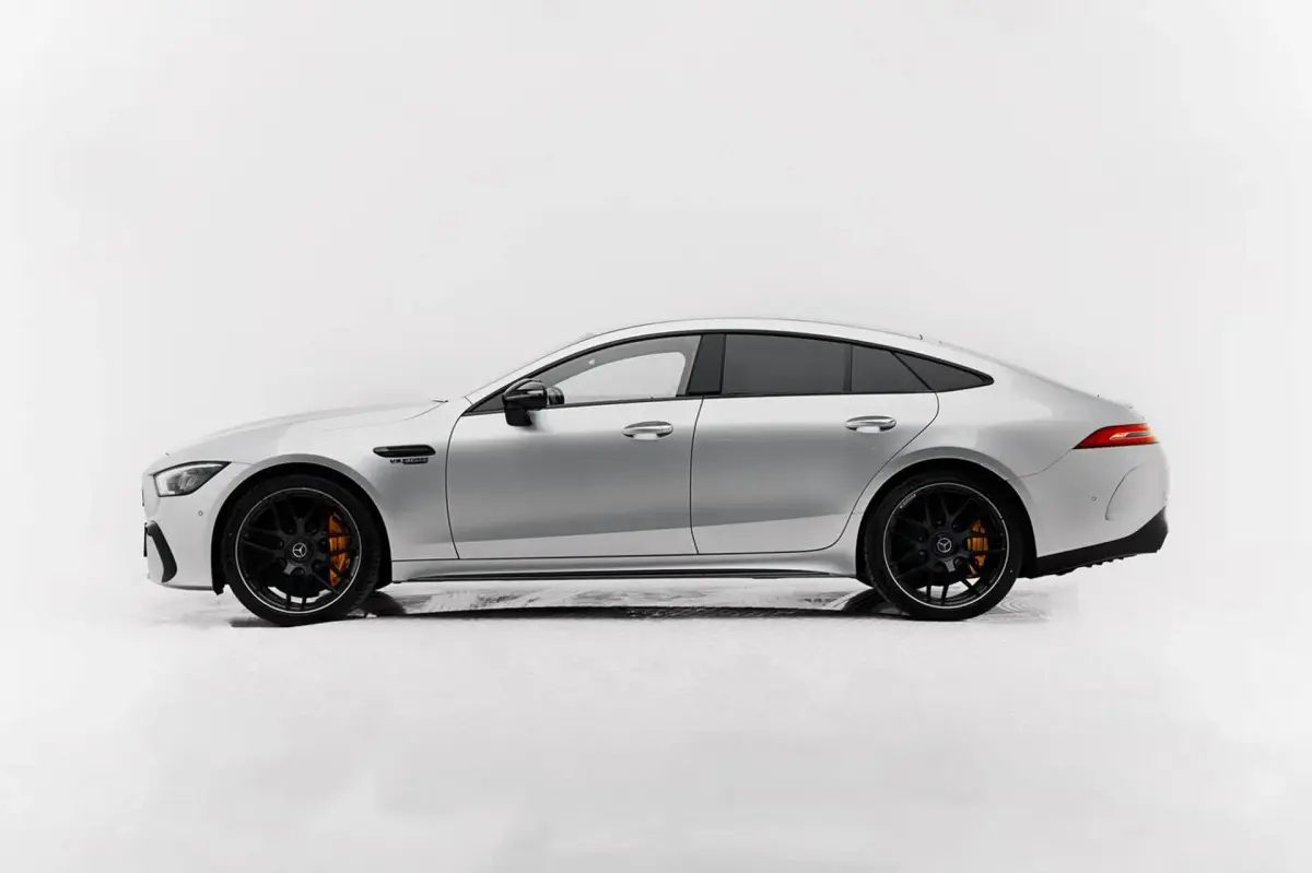 https://driveme-uae-kings.s3.me-central-1.amazonaws.com/media/images/cars/kings-uae-car-eff31889-9737-41e6-8909-3a19fcf89b51.webp