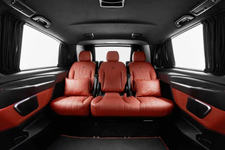 https://driveme-uae-kings.s3.me-central-1.amazonaws.com/media/images/cars/kings-uae-car-f0d4489b-663c-4304-aede-10a379370503_preview.webp