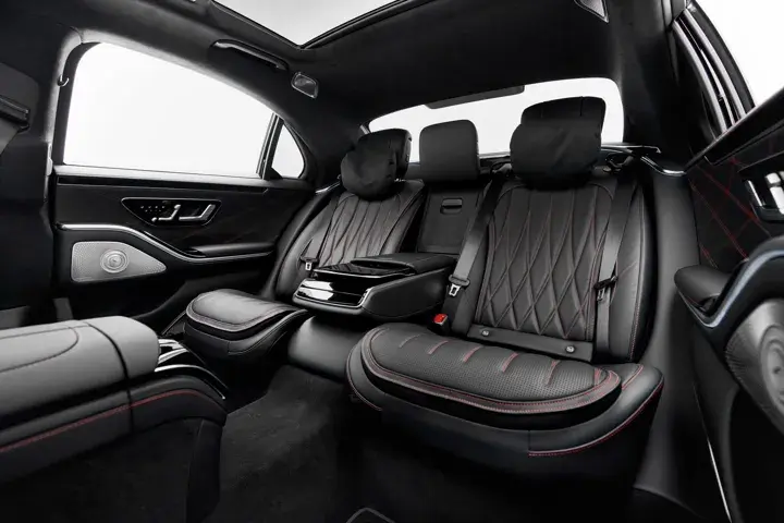 https://driveme-uae-kings.s3.me-central-1.amazonaws.com/media/images/cars/kings-uae-car-f3f67be4-371d-481d-9fa9-ac3dbba7c68f_preview.webp
