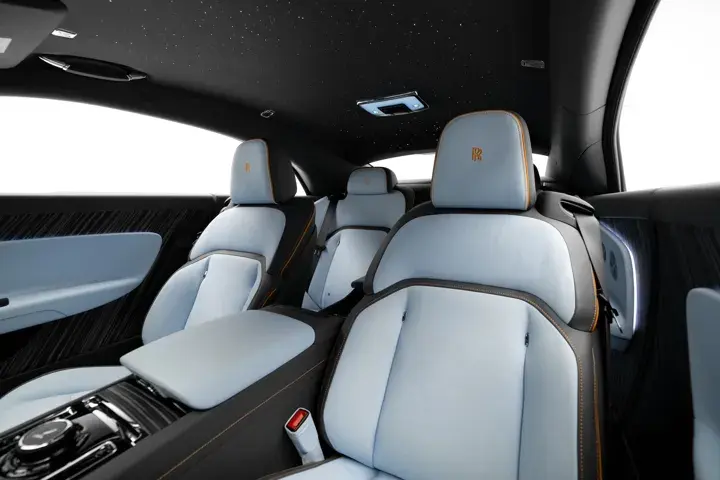 https://driveme-uae-kings.s3.me-central-1.amazonaws.com/media/images/cars/kings-uae-car-f875701b-6783-42c5-be07-7ae12a667813_preview.webp