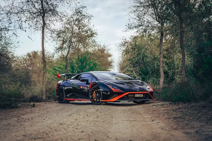 https://driveme-uae-kings.s3.me-central-1.amazonaws.com/media/images/cars/kings-uae-car-faff9f1e-e767-44fa-accf-2b406e50efa4_preview.webp