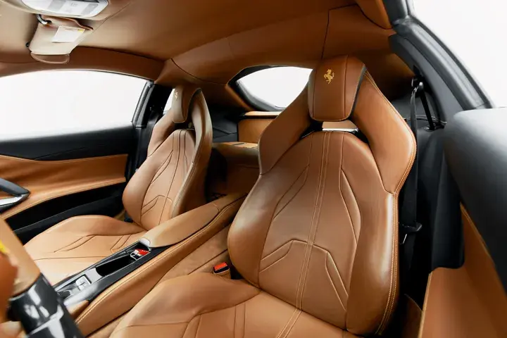 https://driveme-uae-kings.s3.me-central-1.amazonaws.com/media/images/cars/kings-uae-car-ffe653e5-e937-4594-809b-c3caf02621f7_preview.webp