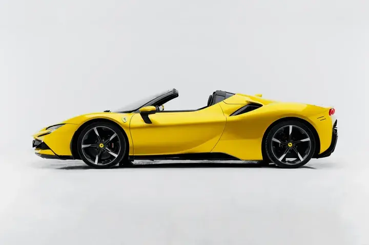 https://driveme-uae-kings.s3.me-central-1.amazonaws.com/media/images/vehicles/kings-uae-vehicle-0536ed18-209d-4cae-9bf8-3d1cb41fc0a2_preview.webp