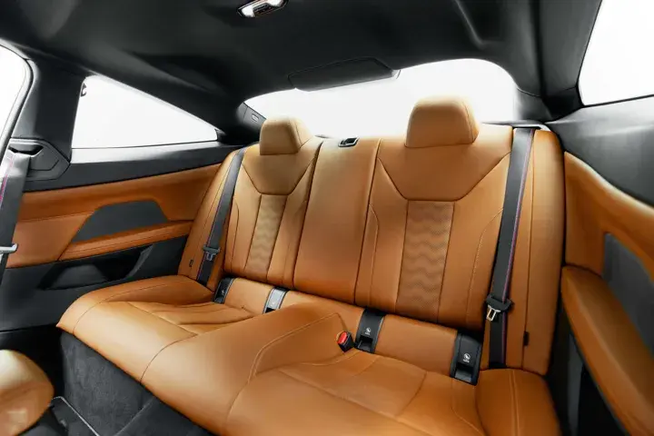 https://driveme-uae-kings.s3.me-central-1.amazonaws.com/media/images/vehicles/kings-uae-vehicle-0ef2cfa3-6c55-4df5-bd60-c82a515251bb_preview.webp