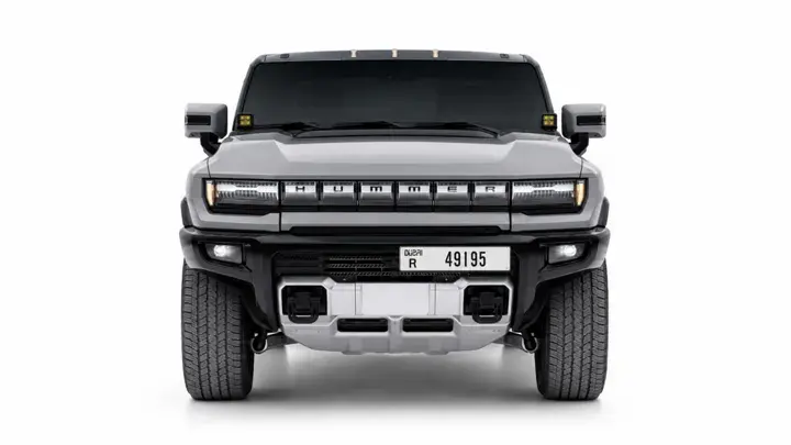https://driveme-uae-kings.s3.me-central-1.amazonaws.com/media/images/vehicles/kings-uae-vehicle-111b8002-9ac3-4eba-a290-72f9fd117903_preview.webp