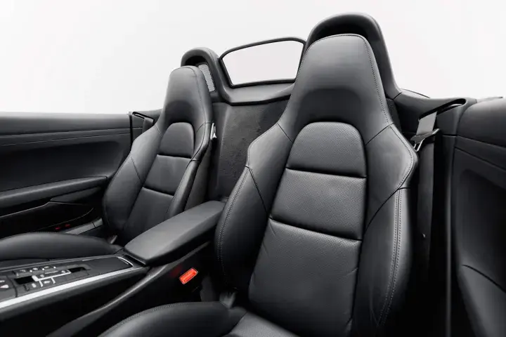 https://driveme-uae-kings.s3.me-central-1.amazonaws.com/media/images/vehicles/kings-uae-vehicle-13398233-a36f-4a44-a2a9-068f5cd8c7b0_preview.webp
