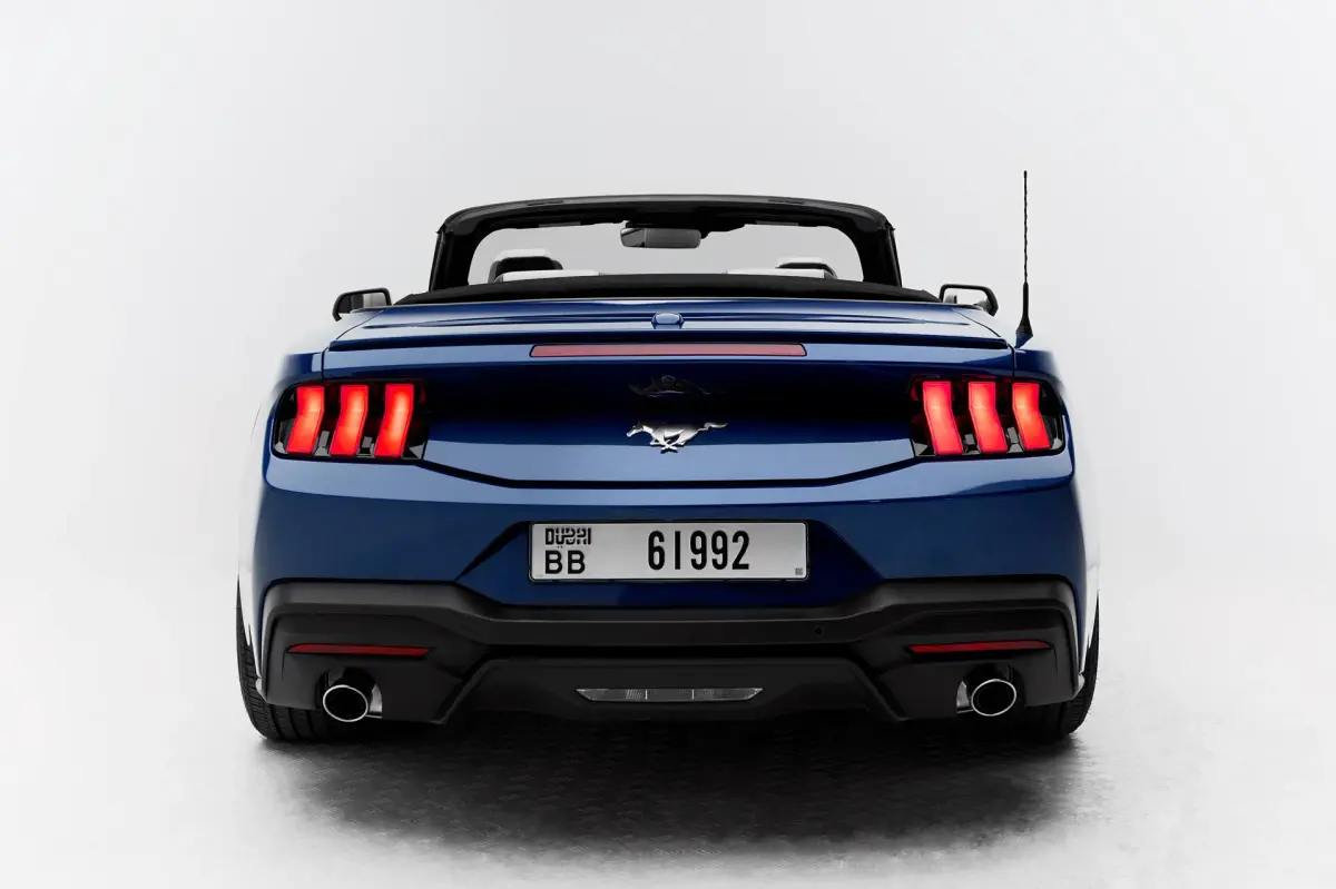 https://driveme-uae-kings.s3.me-central-1.amazonaws.com/media/images/vehicles/kings-uae-vehicle-19d38306-ab5d-4932-b5d4-a1c83e4ba0e0.webp