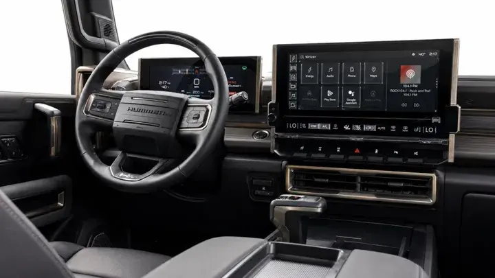 https://driveme-uae-kings.s3.me-central-1.amazonaws.com/media/images/vehicles/kings-uae-vehicle-1ceabe98-fcdc-4940-9690-f7e8265383c0_preview.webp