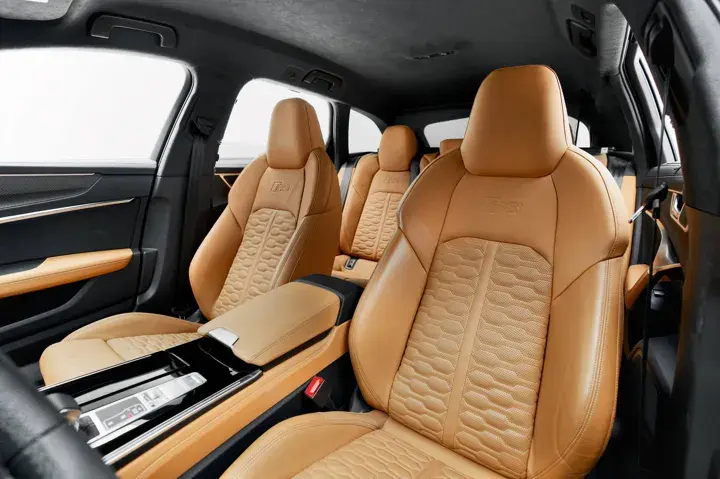 https://driveme-uae-kings.s3.me-central-1.amazonaws.com/media/images/vehicles/kings-uae-vehicle-1dc3b92b-aaa1-410c-be60-20bf403723d0_preview.webp