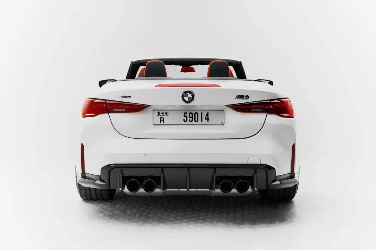 https://driveme-uae-kings.s3.me-central-1.amazonaws.com/media/images/vehicles/kings-uae-vehicle-2762d929-e741-488f-8357-a24141e5a30f.webp