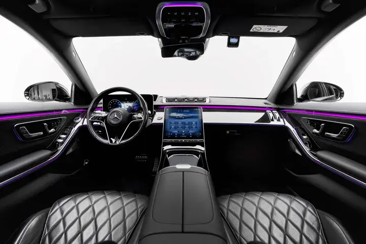https://driveme-uae-kings.s3.me-central-1.amazonaws.com/media/images/vehicles/kings-uae-vehicle-29e21caa-2dbe-485f-9c5e-070e78475a64_preview.webp
