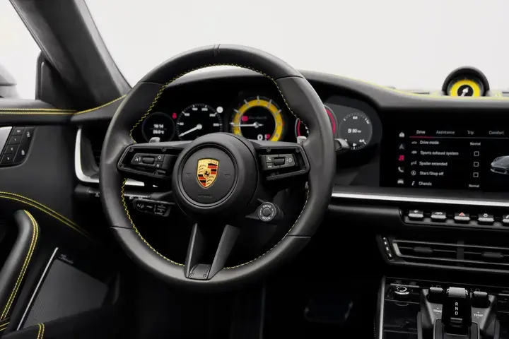 https://driveme-uae-kings.s3.me-central-1.amazonaws.com/media/images/vehicles/kings-uae-vehicle-378709d7-becd-4a9c-94d2-21091a099072_preview.webp