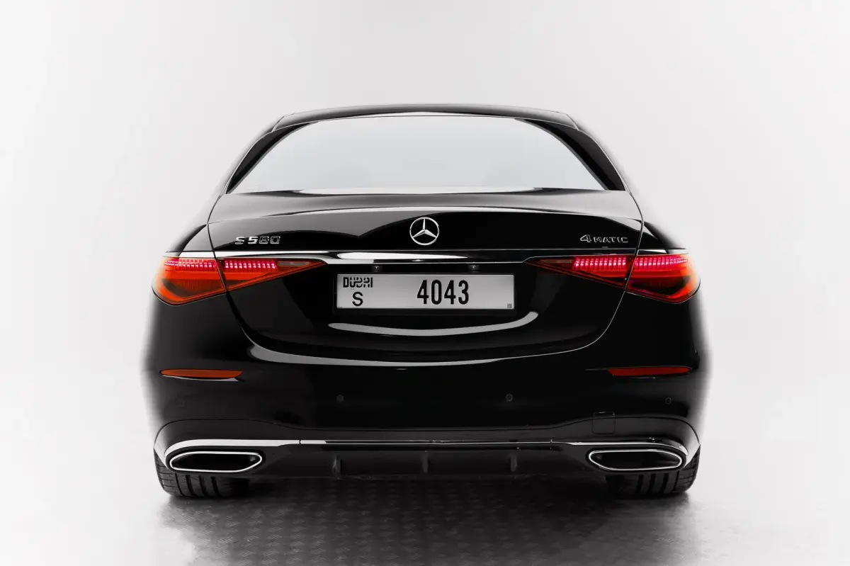 https://driveme-uae-kings.s3.me-central-1.amazonaws.com/media/images/vehicles/kings-uae-vehicle-3cbd588f-db9b-42c0-b0ef-ba95aabb6522.webp