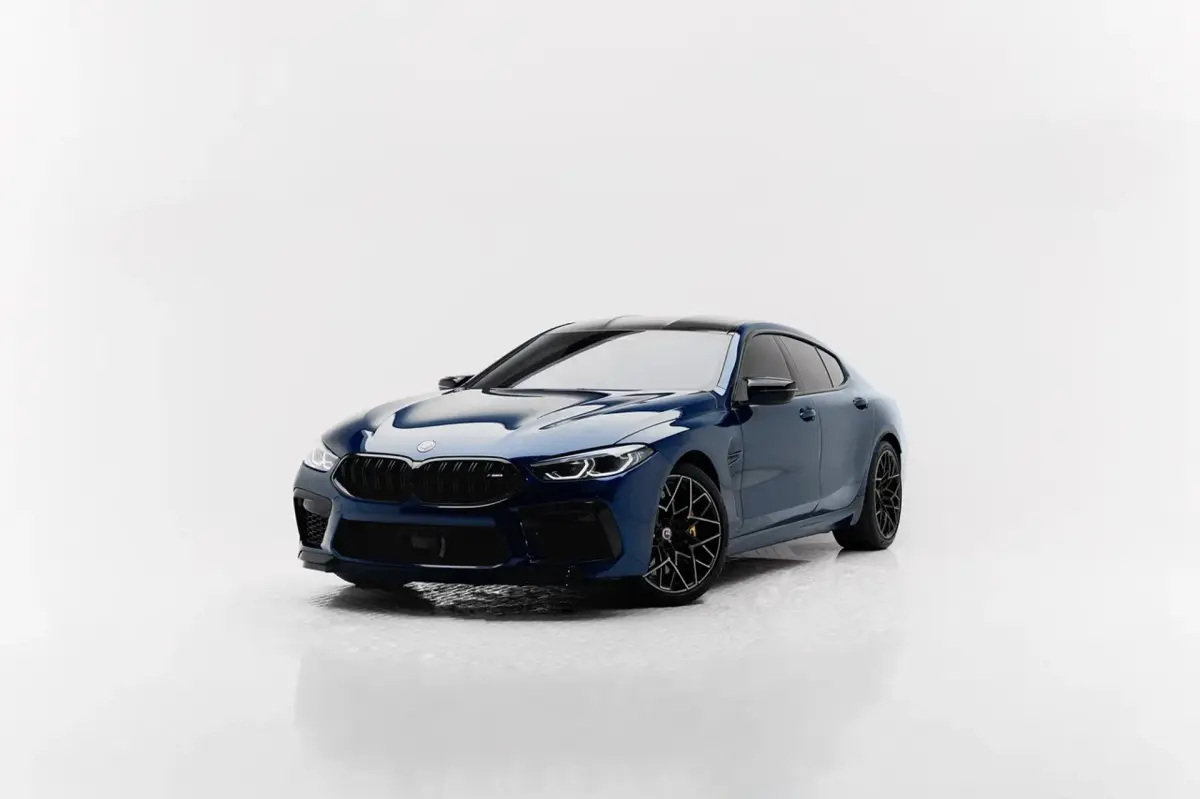 https://driveme-uae-kings.s3.me-central-1.amazonaws.com/media/images/vehicles/kings-uae-vehicle-3d26ce74-6603-4b10-b8d8-a5664517ee39.webp