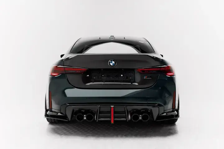 https://driveme-uae-kings.s3.me-central-1.amazonaws.com/media/images/vehicles/kings-uae-vehicle-4426b00d-8c32-4746-9099-6ed7514fc724_preview.webp