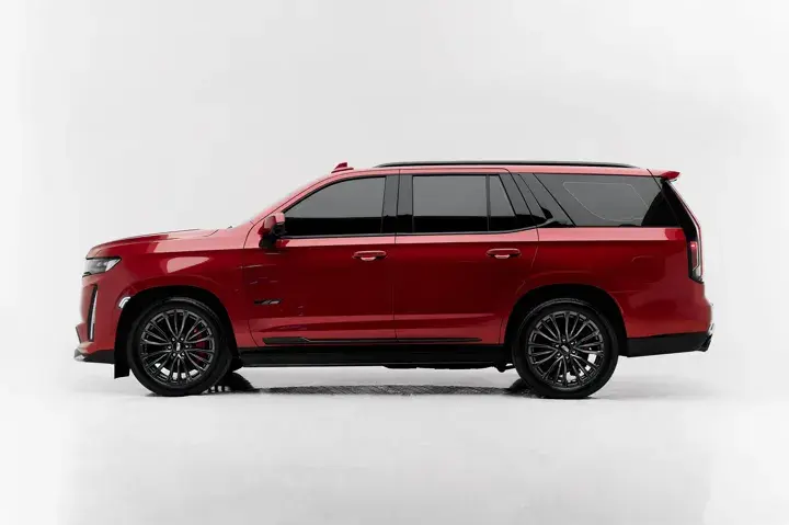 https://driveme-uae-kings.s3.me-central-1.amazonaws.com/media/images/vehicles/kings-uae-vehicle-547fc48f-fa31-4cba-ad72-dd70637eaed9_preview.webp