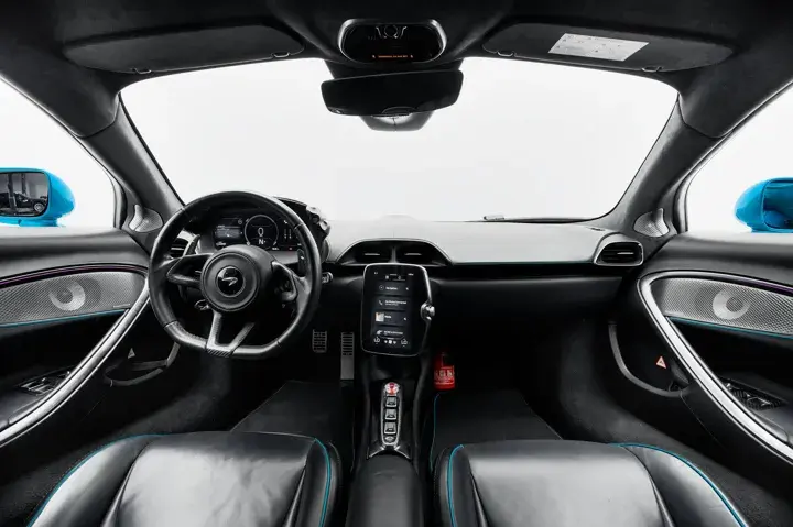 https://driveme-uae-kings.s3.me-central-1.amazonaws.com/media/images/vehicles/kings-uae-vehicle-58514678-1fc9-463d-8709-5291e162f0b3_preview.webp