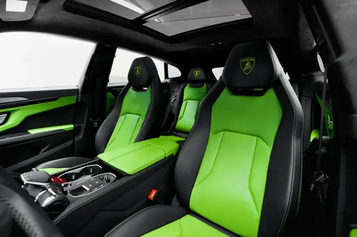 https://driveme-uae-kings.s3.me-central-1.amazonaws.com/media/images/vehicles/kings-uae-vehicle-5dbcac9f-4270-4116-8369-e51f426ee696_preview.webp