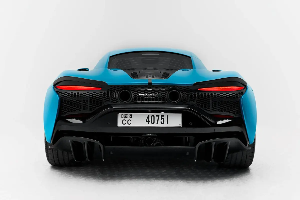 https://driveme-uae-kings.s3.me-central-1.amazonaws.com/media/images/vehicles/kings-uae-vehicle-5e84ec1f-5ddf-4e8d-b3fa-911ee8868675.webp