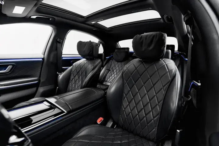 https://driveme-uae-kings.s3.me-central-1.amazonaws.com/media/images/vehicles/kings-uae-vehicle-5ff0a405-3018-4faa-bbae-1f4e97b7e3f4_preview.webp