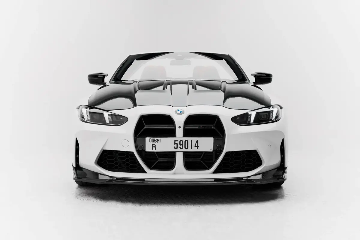 https://driveme-uae-kings.s3.me-central-1.amazonaws.com/media/images/vehicles/kings-uae-vehicle-60b4b43c-d054-4382-8779-277a74741553.webp