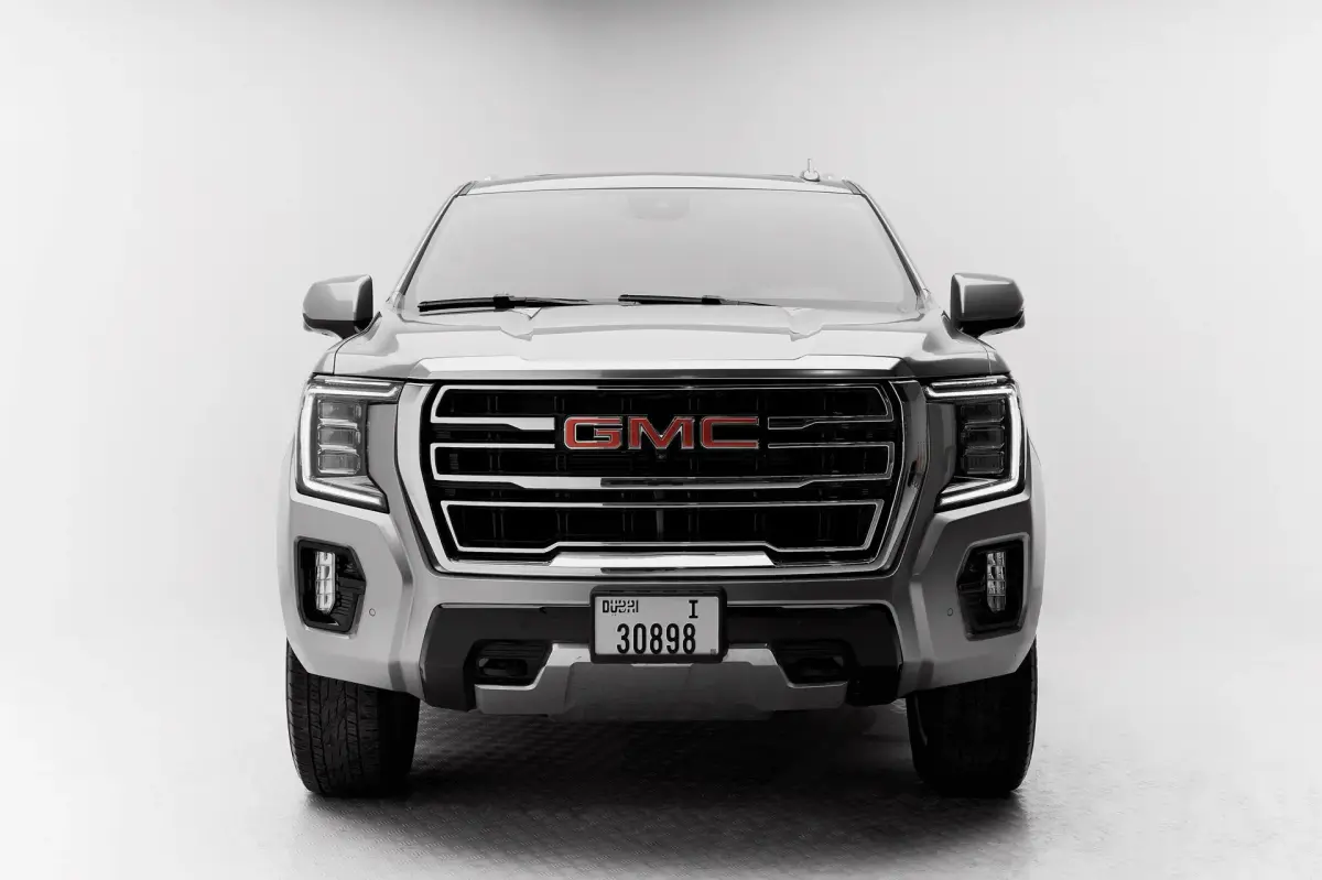 https://driveme-uae-kings.s3.me-central-1.amazonaws.com/media/images/vehicles/kings-uae-vehicle-61832a83-bbe6-4cba-834a-220ec3262a3c.webp