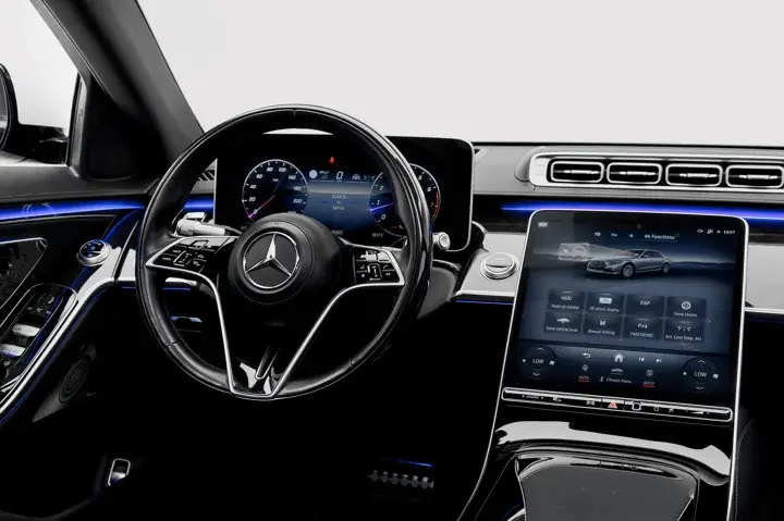 https://driveme-uae-kings.s3.me-central-1.amazonaws.com/media/images/vehicles/kings-uae-vehicle-64160b70-0d48-46e0-b237-e570428a4d4c_preview.webp