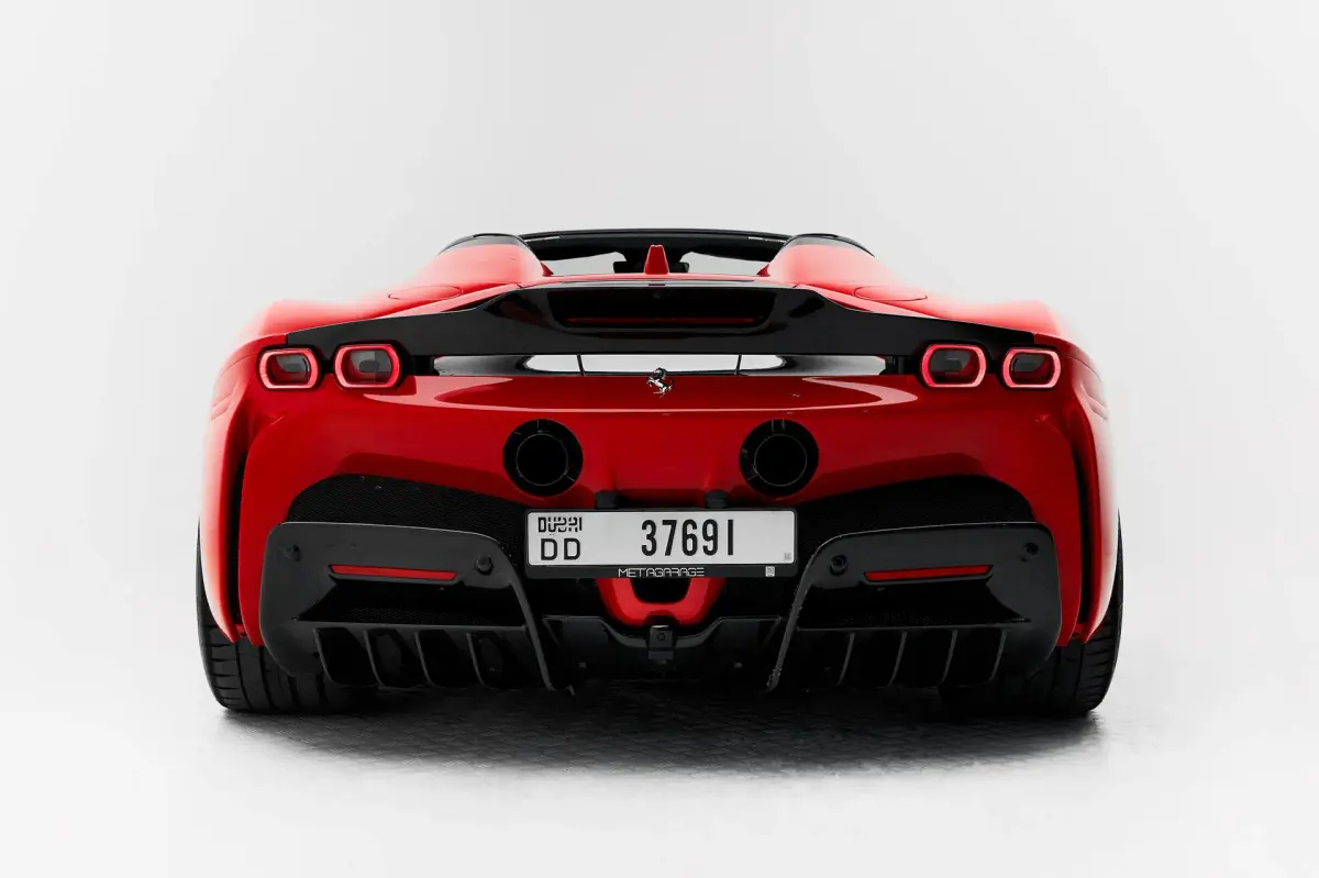 https://driveme-uae-kings.s3.me-central-1.amazonaws.com/media/images/vehicles/kings-uae-vehicle-6470ebe7-4e7e-4946-b240-6d3b4fb8c33d.webp