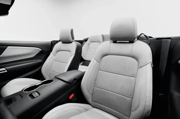 https://driveme-uae-kings.s3.me-central-1.amazonaws.com/media/images/vehicles/kings-uae-vehicle-6536ff03-0852-451d-b66f-6cad255b534b_preview.webp