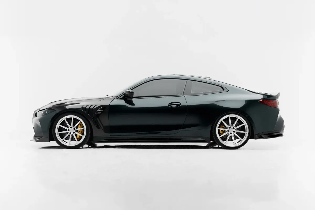 https://driveme-uae-kings.s3.me-central-1.amazonaws.com/media/images/vehicles/kings-uae-vehicle-654e8bf7-2604-49f9-bef0-121b8b35e526.webp