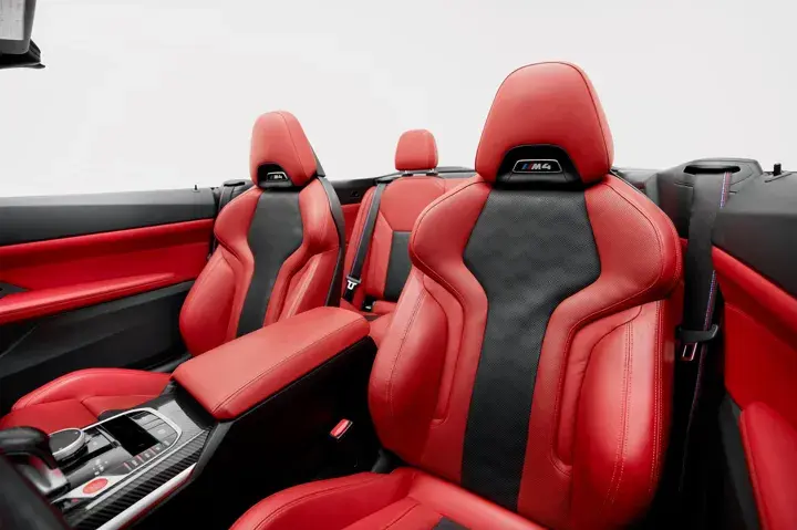 https://driveme-uae-kings.s3.me-central-1.amazonaws.com/media/images/vehicles/kings-uae-vehicle-6f5d69a2-4c1d-4d33-b92d-f5ad6616d7e0_preview.webp