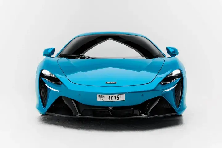 https://driveme-uae-kings.s3.me-central-1.amazonaws.com/media/images/vehicles/kings-uae-vehicle-72507d45-13f8-403c-b54b-a35e7f961aae_preview.webp