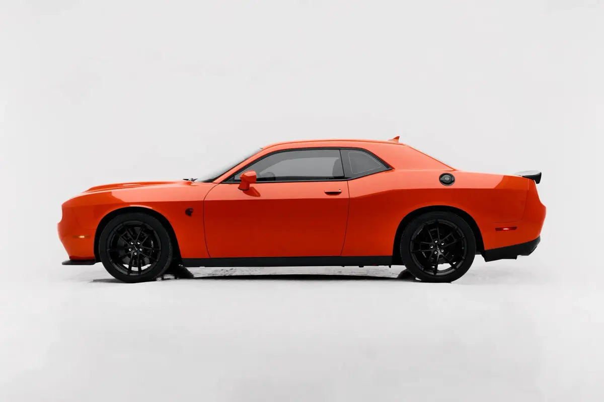 https://driveme-uae-kings.s3.me-central-1.amazonaws.com/media/images/vehicles/kings-uae-vehicle-76477765-665c-48f3-b9b5-3ee7d0bcdff4.webp