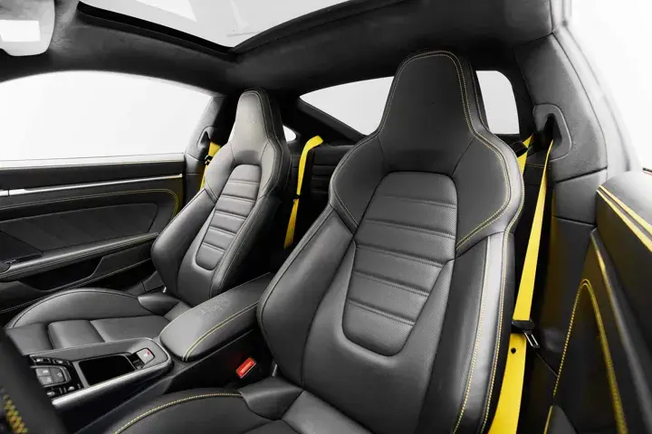 https://driveme-uae-kings.s3.me-central-1.amazonaws.com/media/images/vehicles/kings-uae-vehicle-8800a974-c6c8-4160-bbc0-438c762141c7_preview.webp