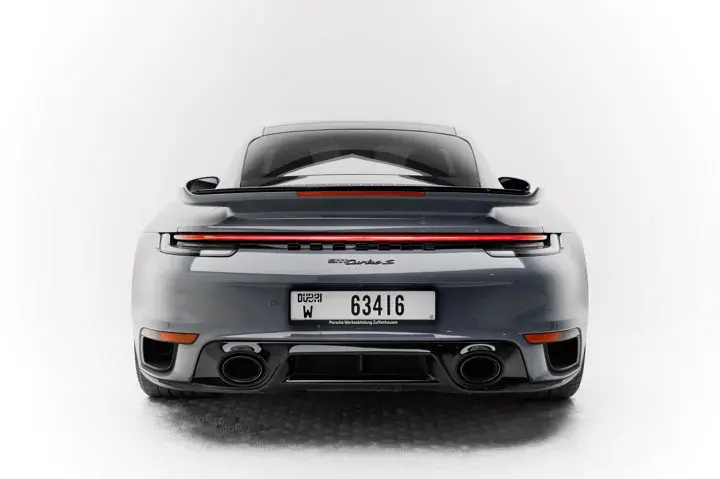 https://driveme-uae-kings.s3.me-central-1.amazonaws.com/media/images/vehicles/kings-uae-vehicle-a0eadc6f-2d11-49e2-960c-cd28abe71ee1_preview.webp