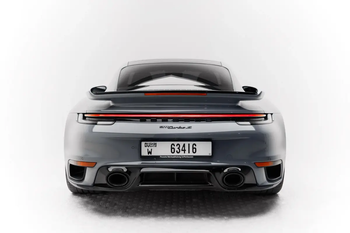 https://driveme-uae-kings.s3.me-central-1.amazonaws.com/media/images/vehicles/kings-uae-vehicle-a0eadc6f-2d11-49e2-960c-cd28abe71ee1.webp