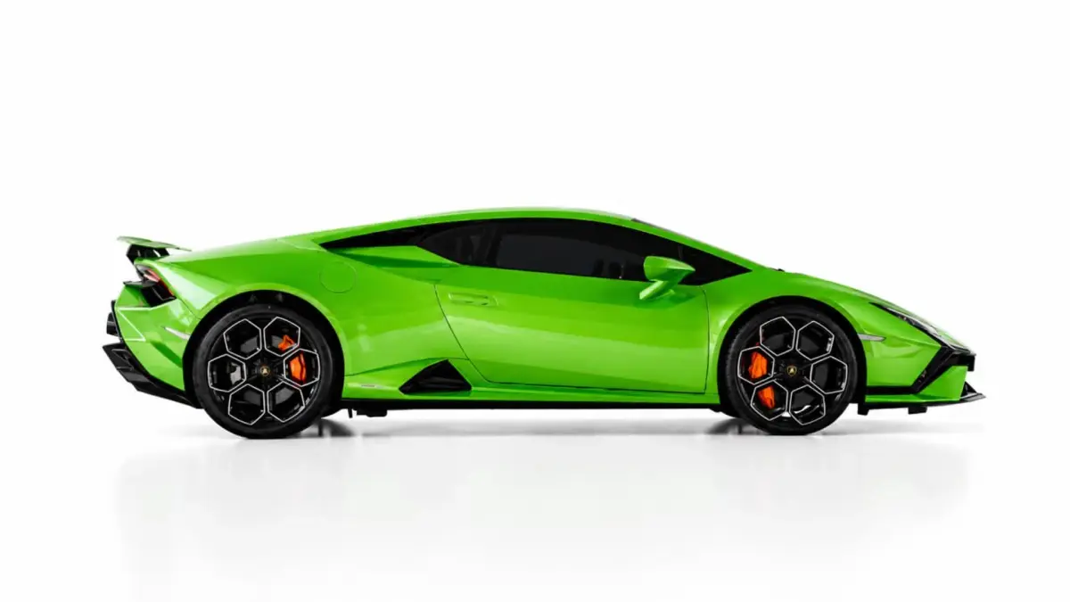https://driveme-uae-kings.s3.me-central-1.amazonaws.com/media/images/vehicles/kings-uae-vehicle-a5f039f1-90da-4e42-bd40-0a20076bf80b.webp
