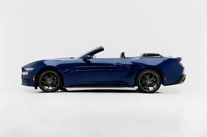 https://driveme-uae-kings.s3.me-central-1.amazonaws.com/media/images/vehicles/kings-uae-vehicle-a70494cf-a241-449c-aa45-4240ea870be0_preview.webp