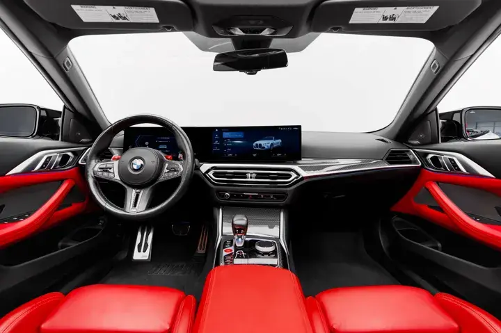 https://driveme-uae-kings.s3.me-central-1.amazonaws.com/media/images/vehicles/kings-uae-vehicle-aba1f98e-ea96-492d-b3a1-845769524bfb_preview.webp