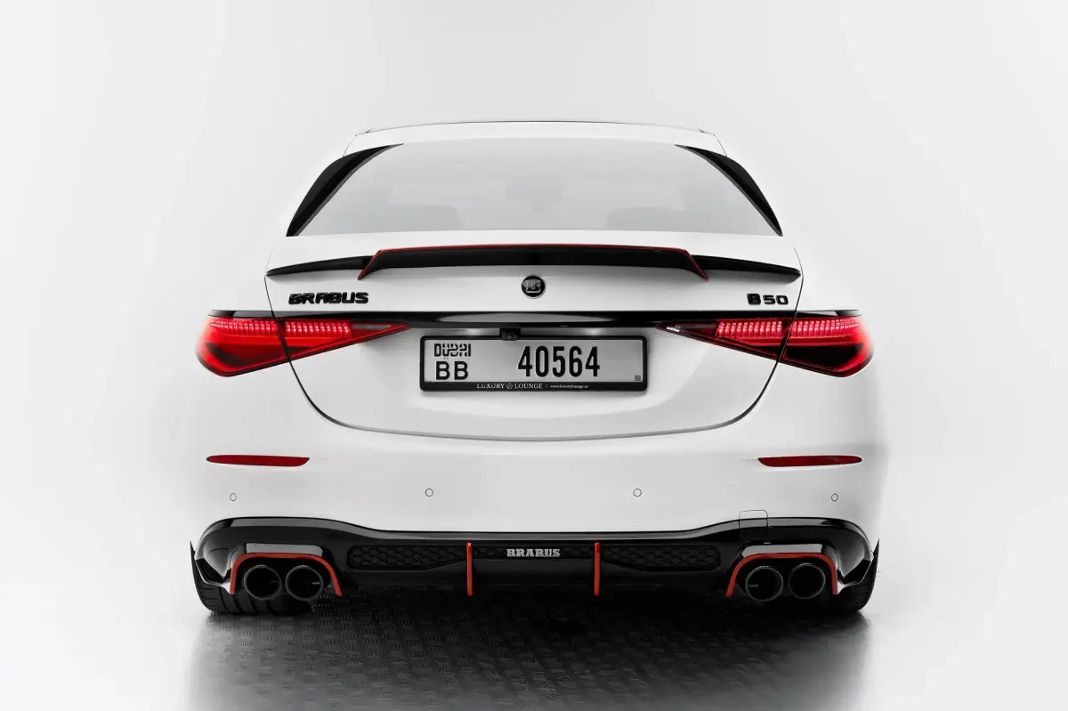 https://driveme-uae-kings.s3.me-central-1.amazonaws.com/media/images/vehicles/kings-uae-vehicle-b9e95102-2ef6-4c51-8a26-003356a69244.webp