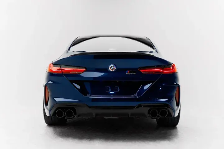 https://driveme-uae-kings.s3.me-central-1.amazonaws.com/media/images/vehicles/kings-uae-vehicle-baa8fa4f-15ac-49fc-8f3e-50ad088c40d3_preview.webp