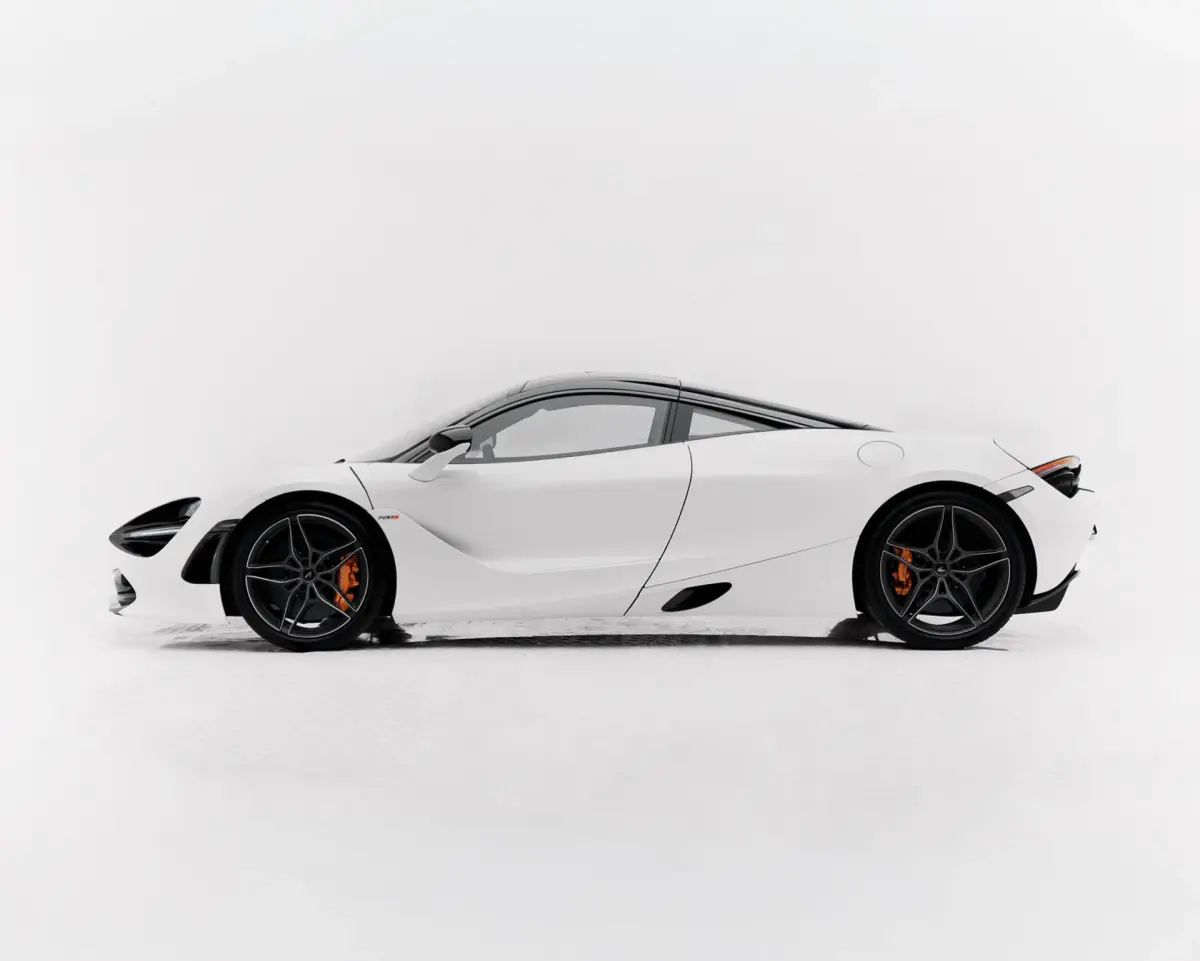https://driveme-uae-kings.s3.me-central-1.amazonaws.com/media/images/vehicles/kings-uae-vehicle-c0453b3d-0979-445d-9255-bf4c7e25531f.webp